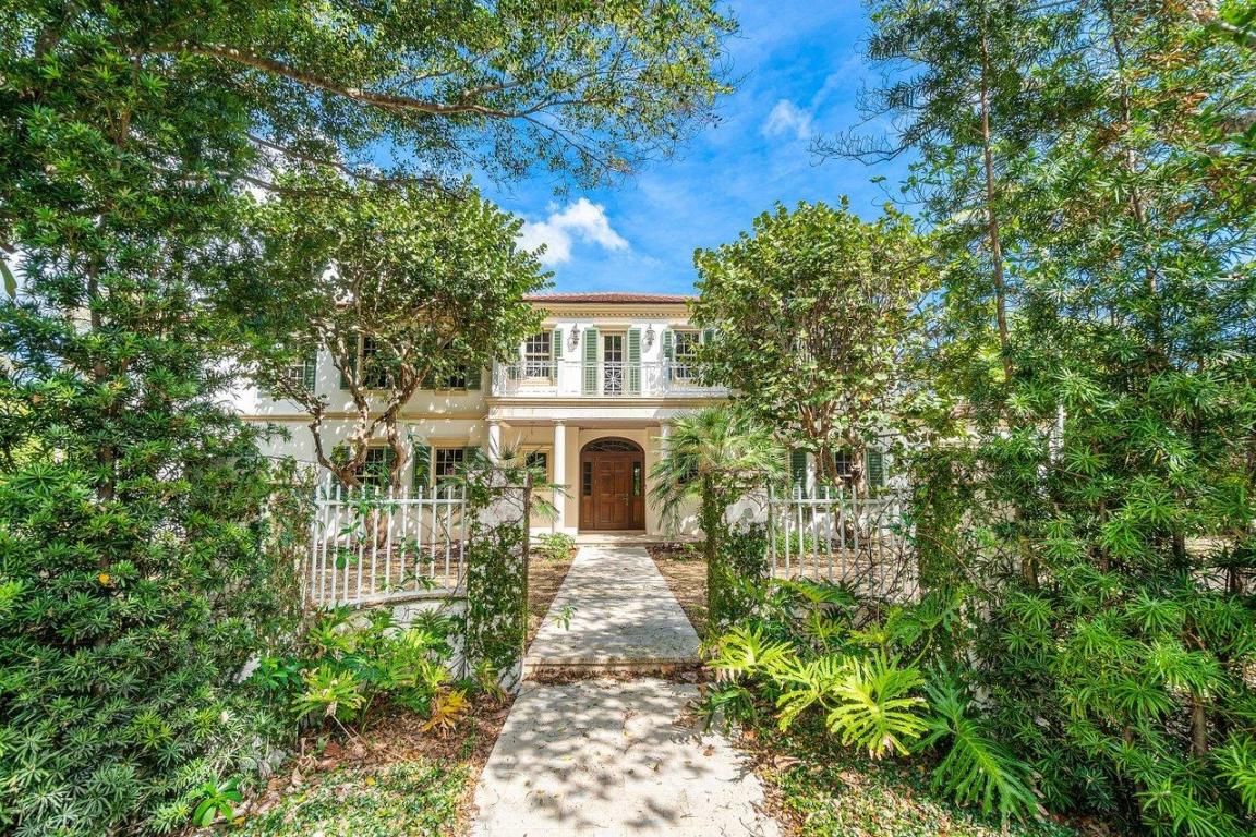 EL BRAVO PARK - Residential