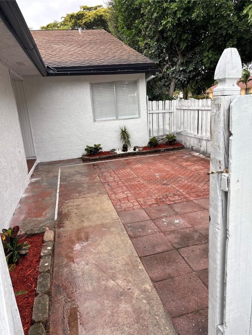 Beautiful and spacious updated 3 bedroom townhome in Wellington for rent with 2 bathrooms and plenty of parking. This home is perfect for a large family. Come and see today! updated kitchen, updated bathrooms, tile flooring, fresh paint,  etc. Back and side yard to play in and walking distance to a fun Wellington park