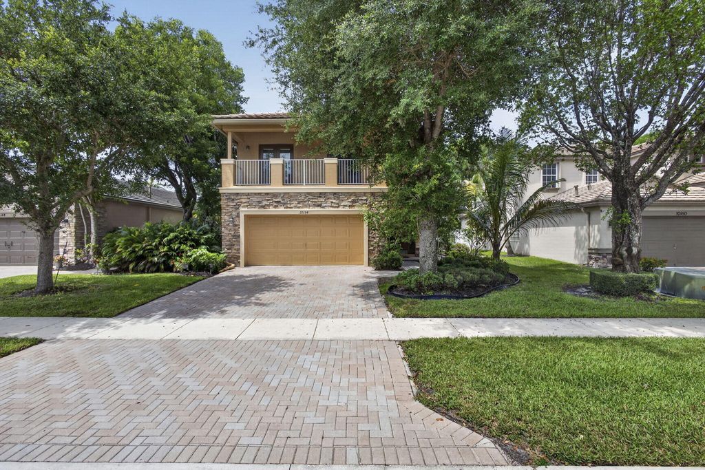 Photo of 10154 Clubhouse Turn Road, Lake Worth, FL 33449 (MLS # B26043964)