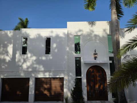Photo of 1020 SE 9TH Avenue, Fort Lauderdale, FL 33316 (MLS # B26052050)