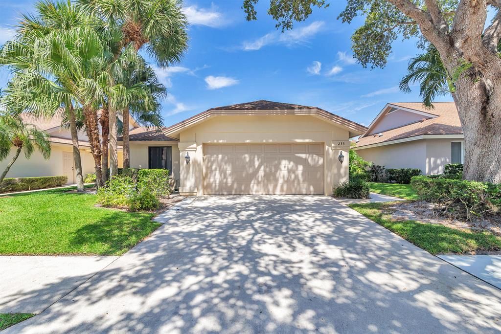 Photo of 233 River Park Drive, Jupiter, FL 33477 (MLS # R10890481)