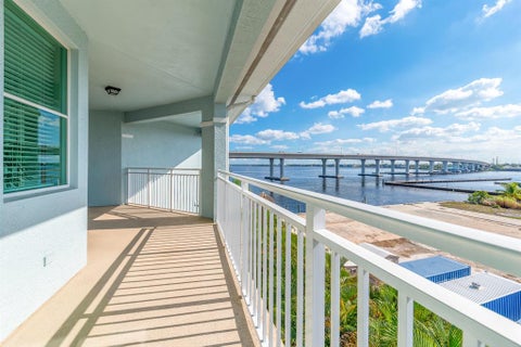 Featured picture for the property R10767500