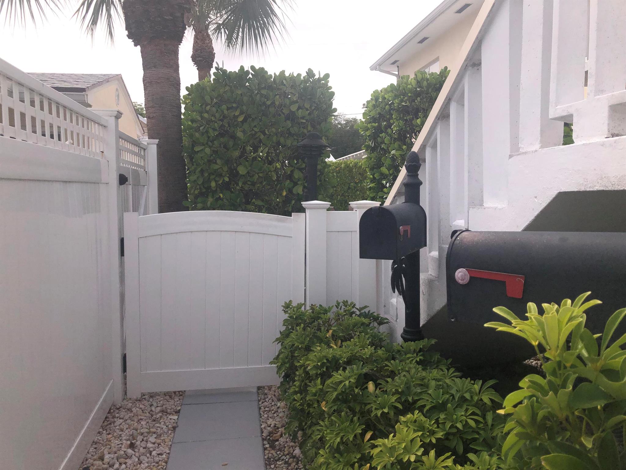 325 N Ocean Breeze 1