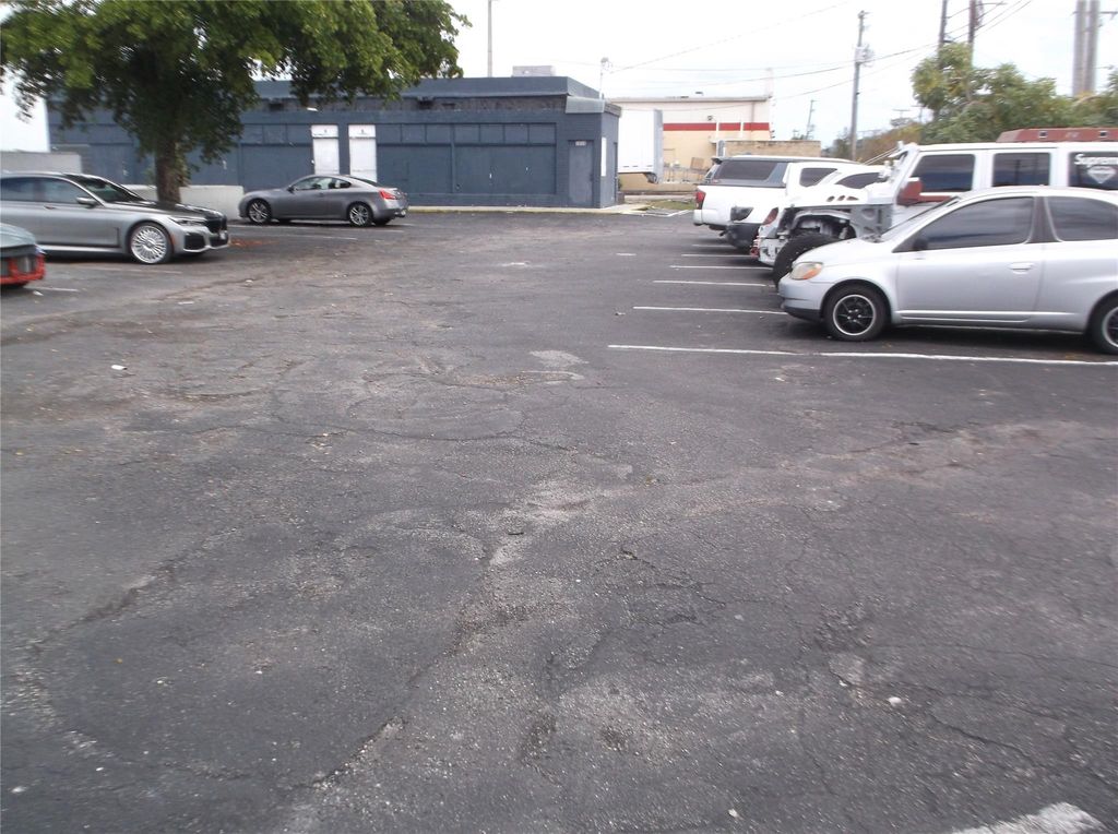 Photo of 50 SW 31 Avenue, Fort Lauderdale, FL (MLS # F10468242)
