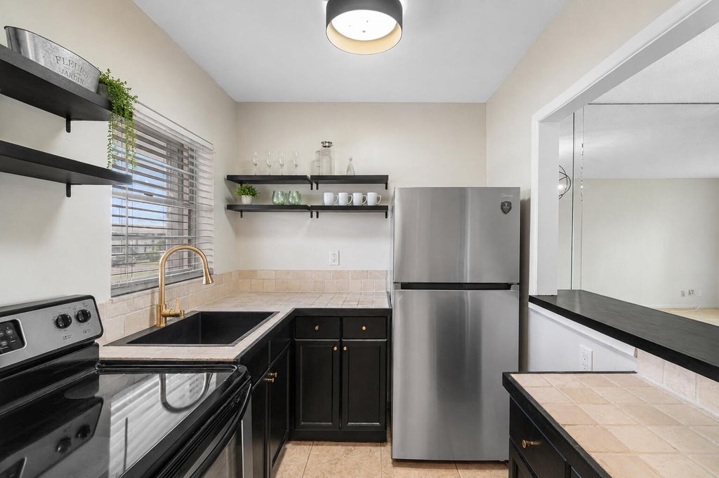 Photo of 1116 Lake Terrace #207, Boynton Beach, FL 33426 (MLS # B26036425)