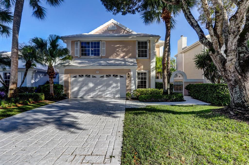Photo of 17 Selby Lane, Palm Beach Gardens, FL 33418 (MLS # R10765991)