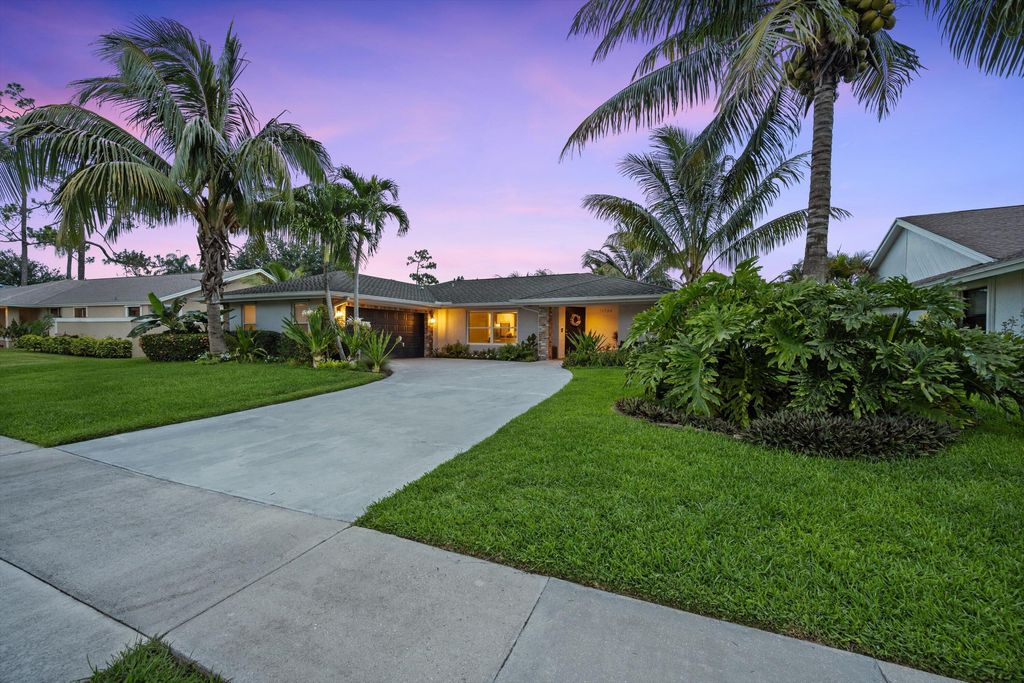 Photo of 14244 Horseshoe Trace, Wellington, FL 33414 (MLS # B26029606)