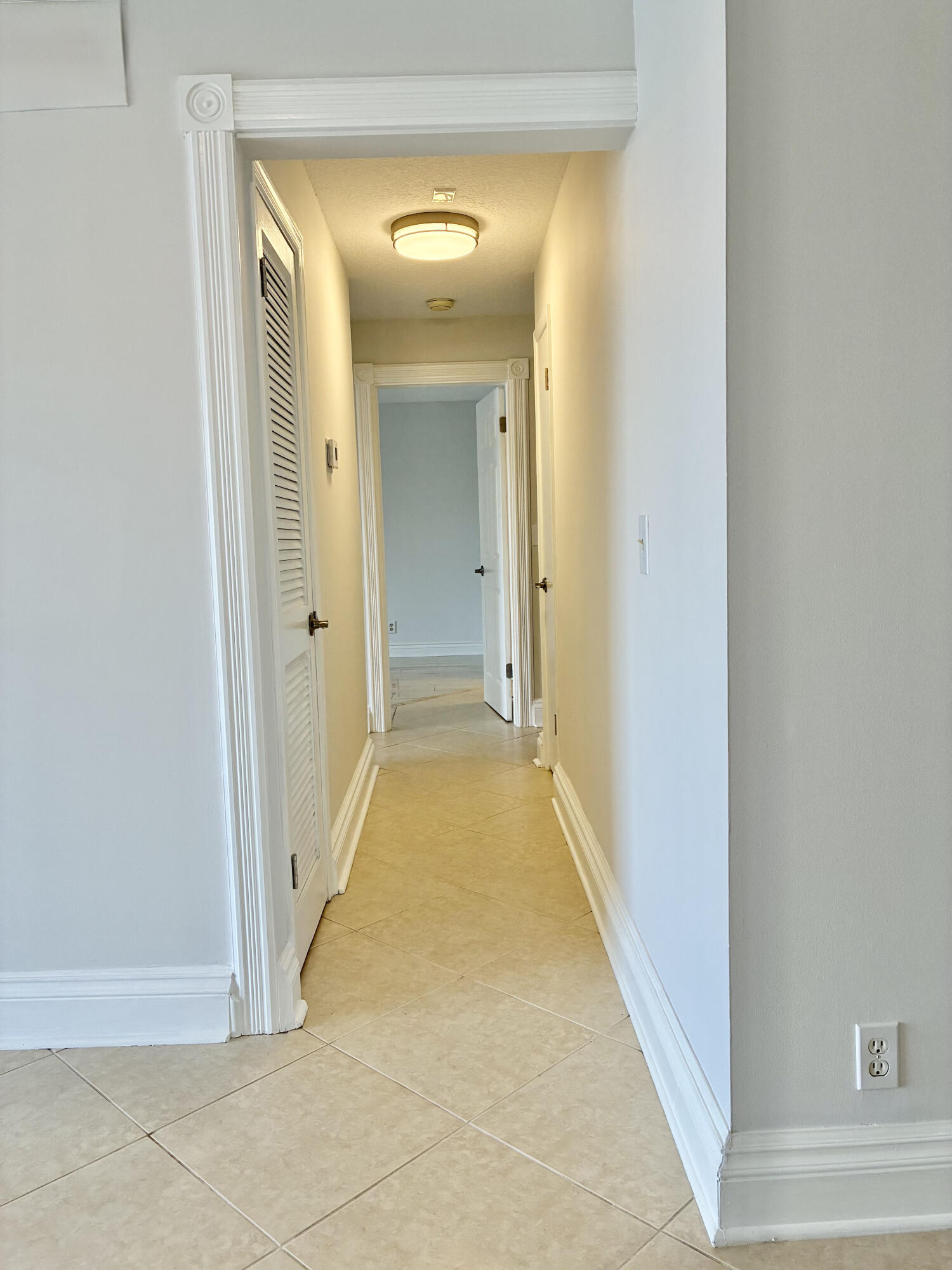 BAY COLONY CLUB CONDO - Residential Lease