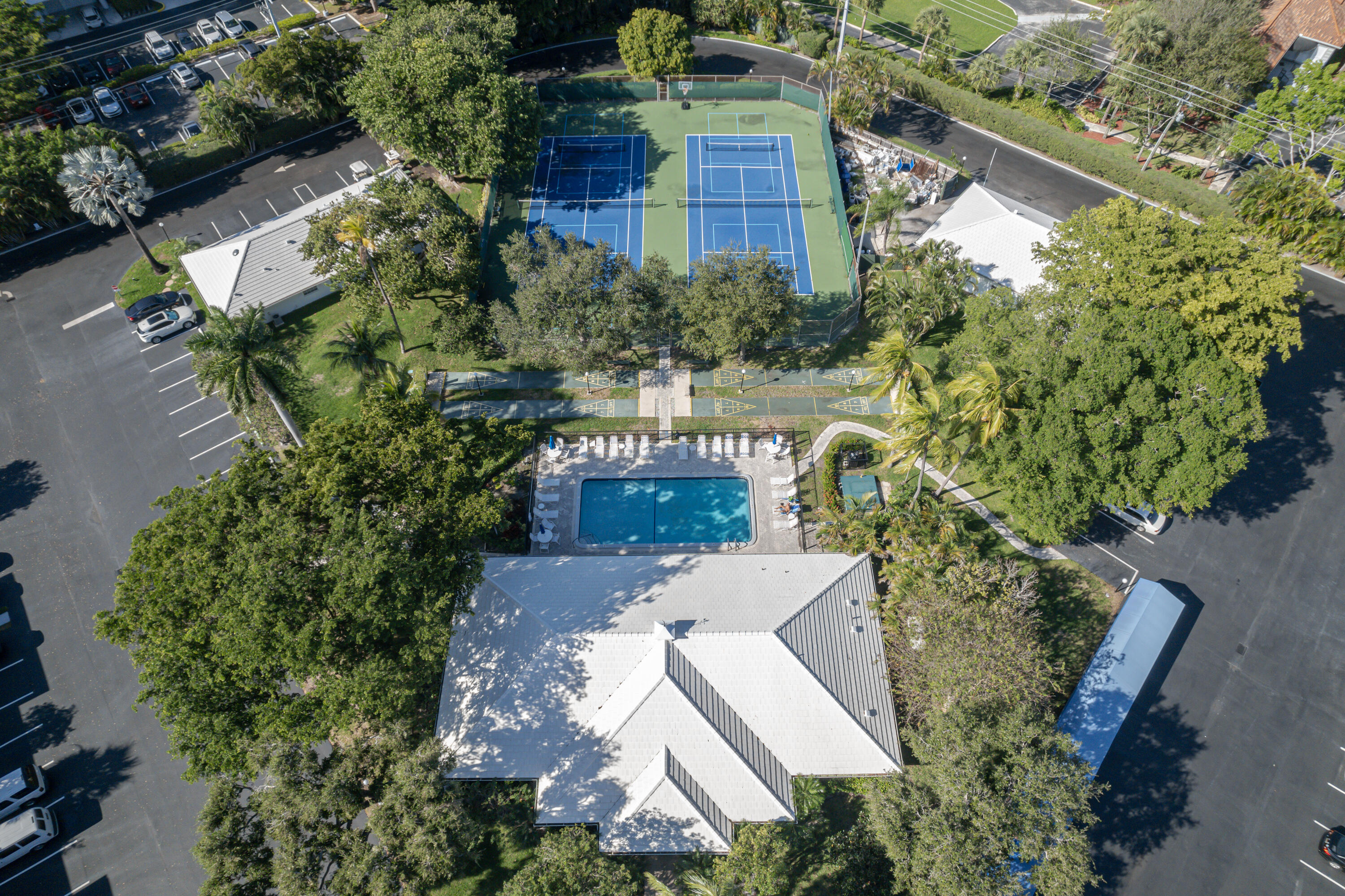 BAY COLONY CLUB CONDO - Residential Lease