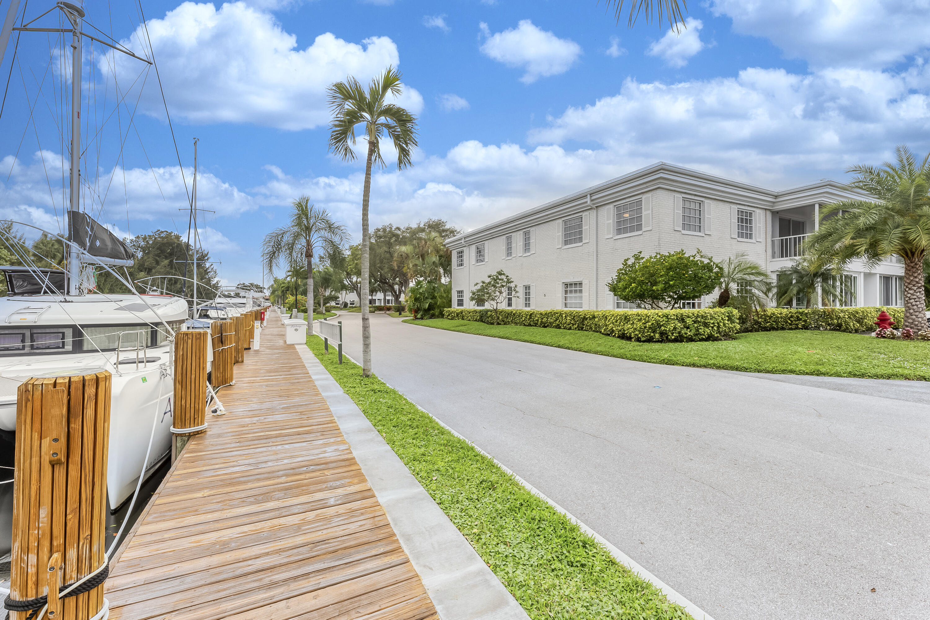 BAY COLONY CLUB CONDO - Residential Lease
