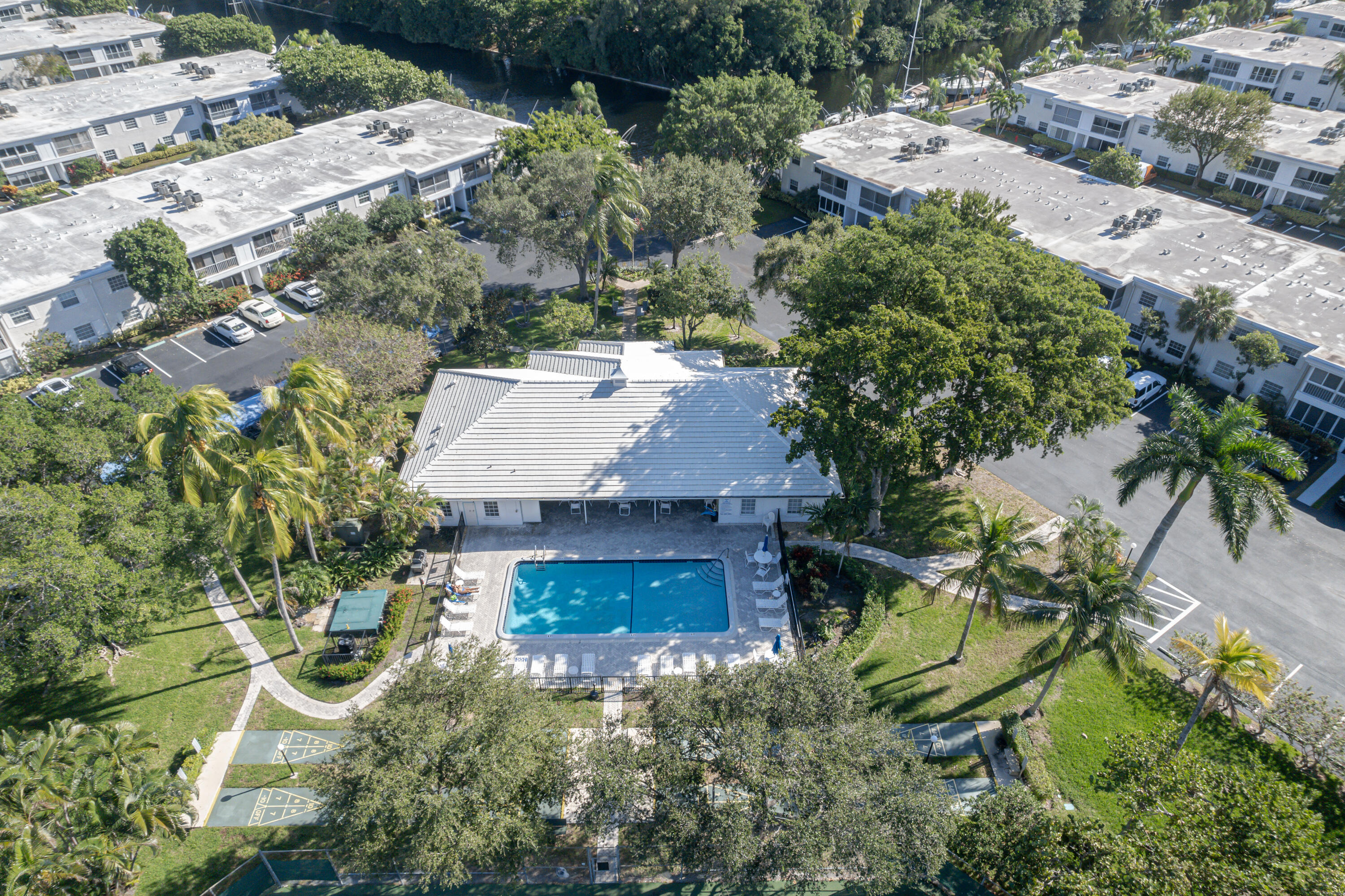 BAY COLONY CLUB CONDO - Residential Lease