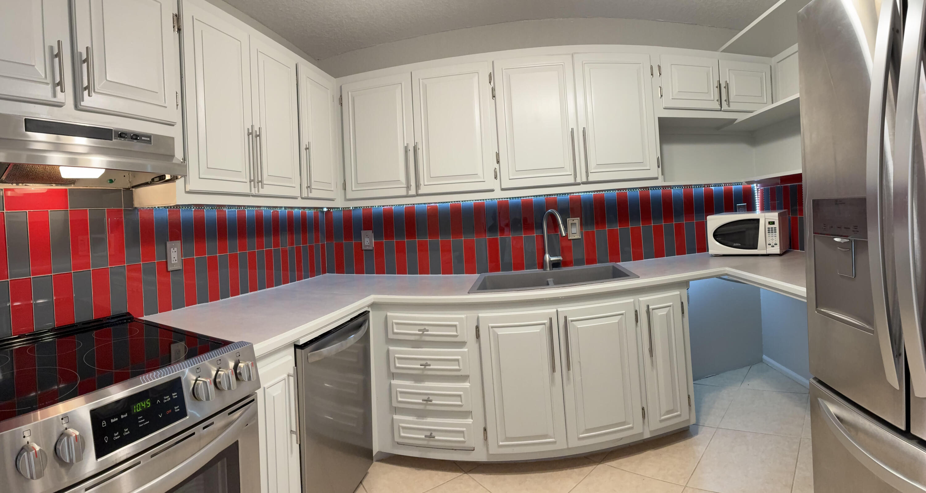 BAY COLONY CLUB CONDO - Residential Lease