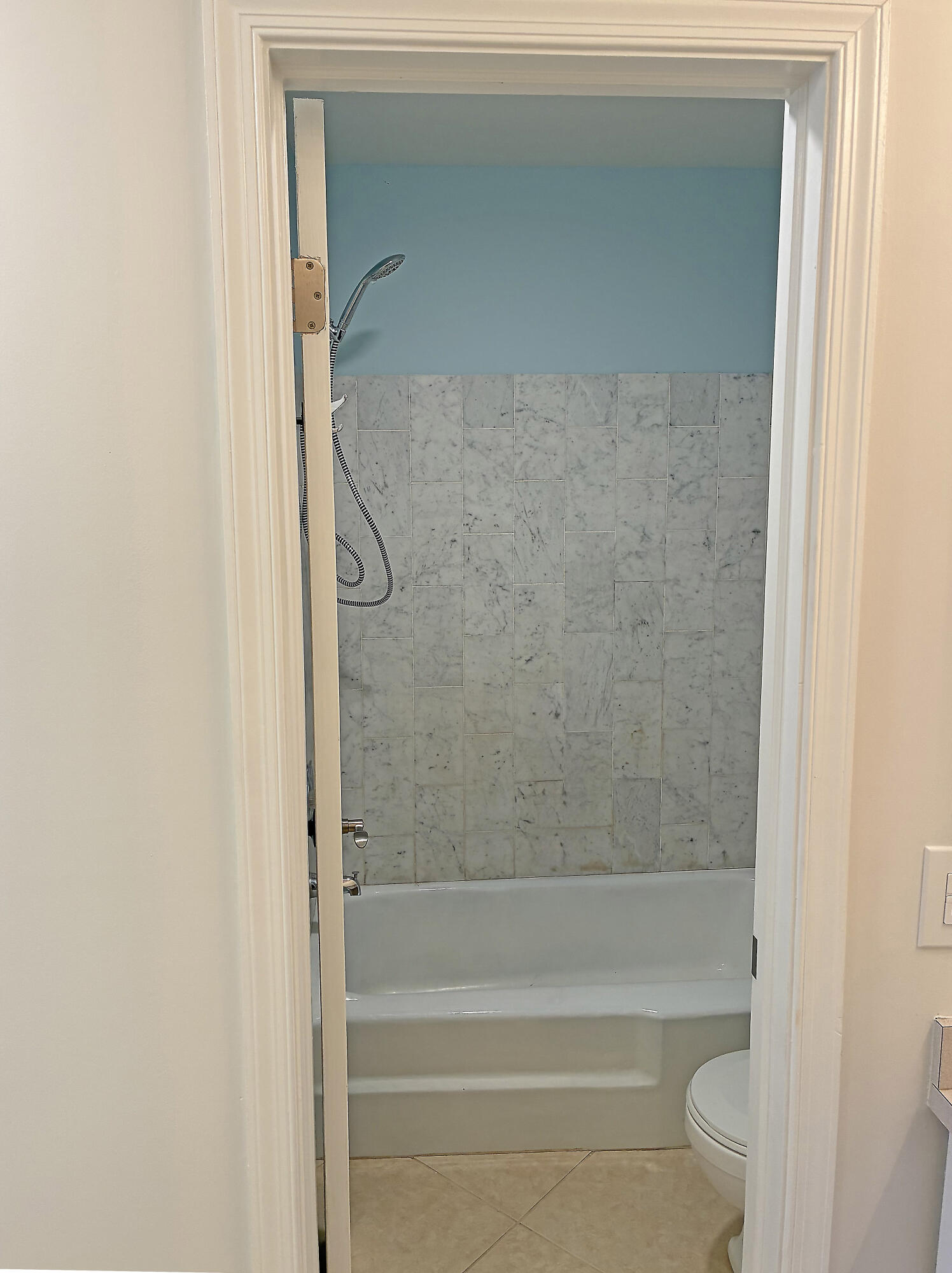 BAY COLONY CLUB CONDO - Residential Lease
