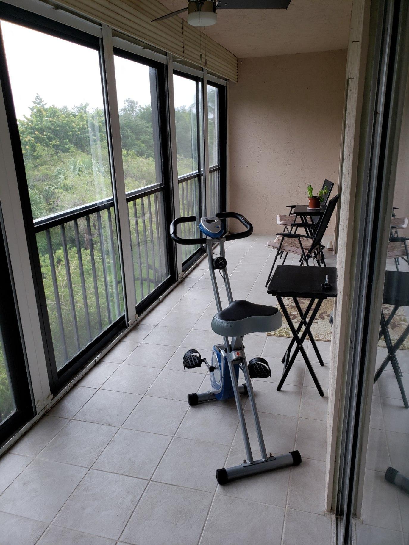 HUNTINGTON LAKES SEC FOUR CONDOS - Residential Lease