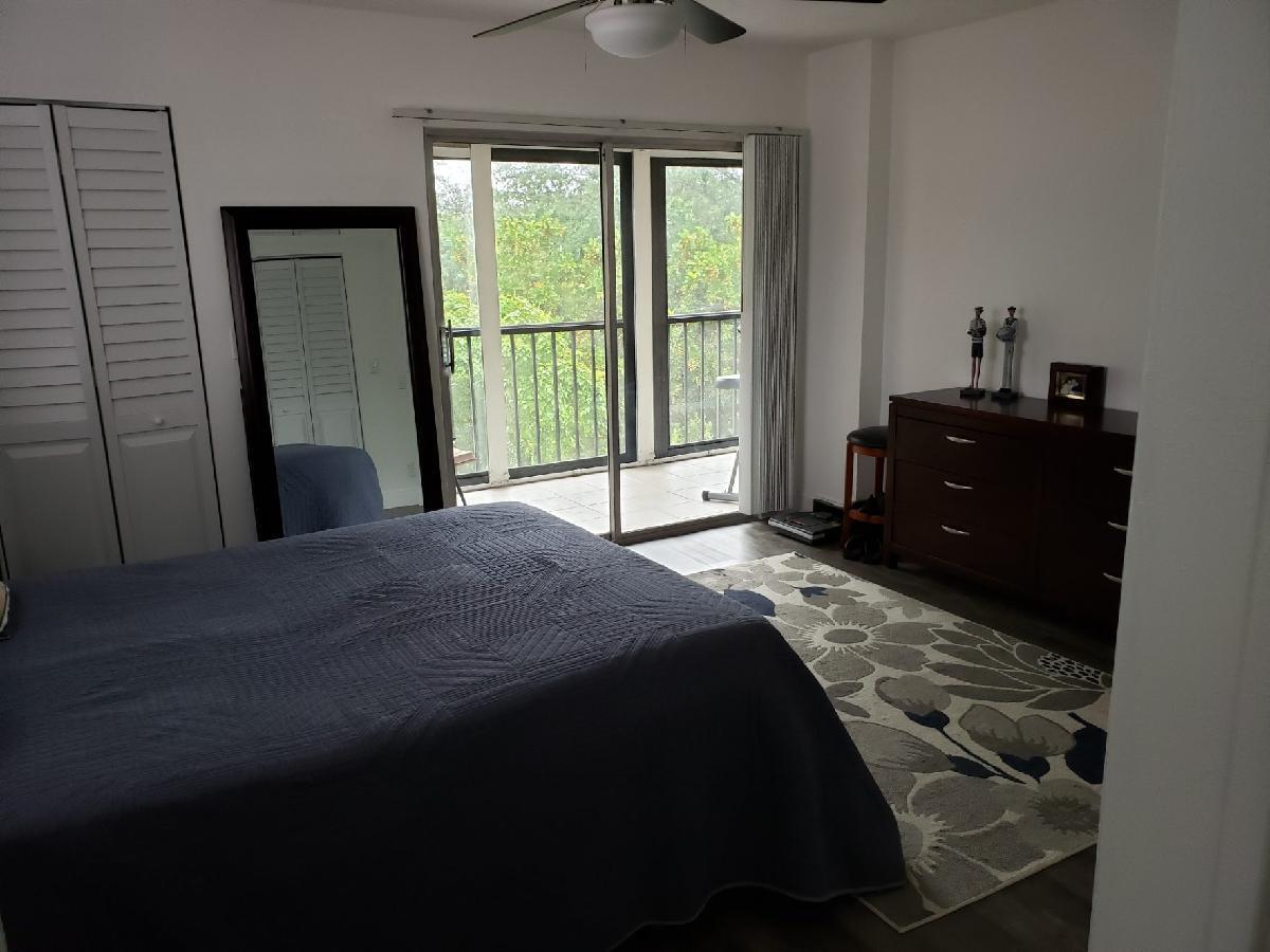 HUNTINGTON LAKES SEC FOUR CONDOS - Residential Lease