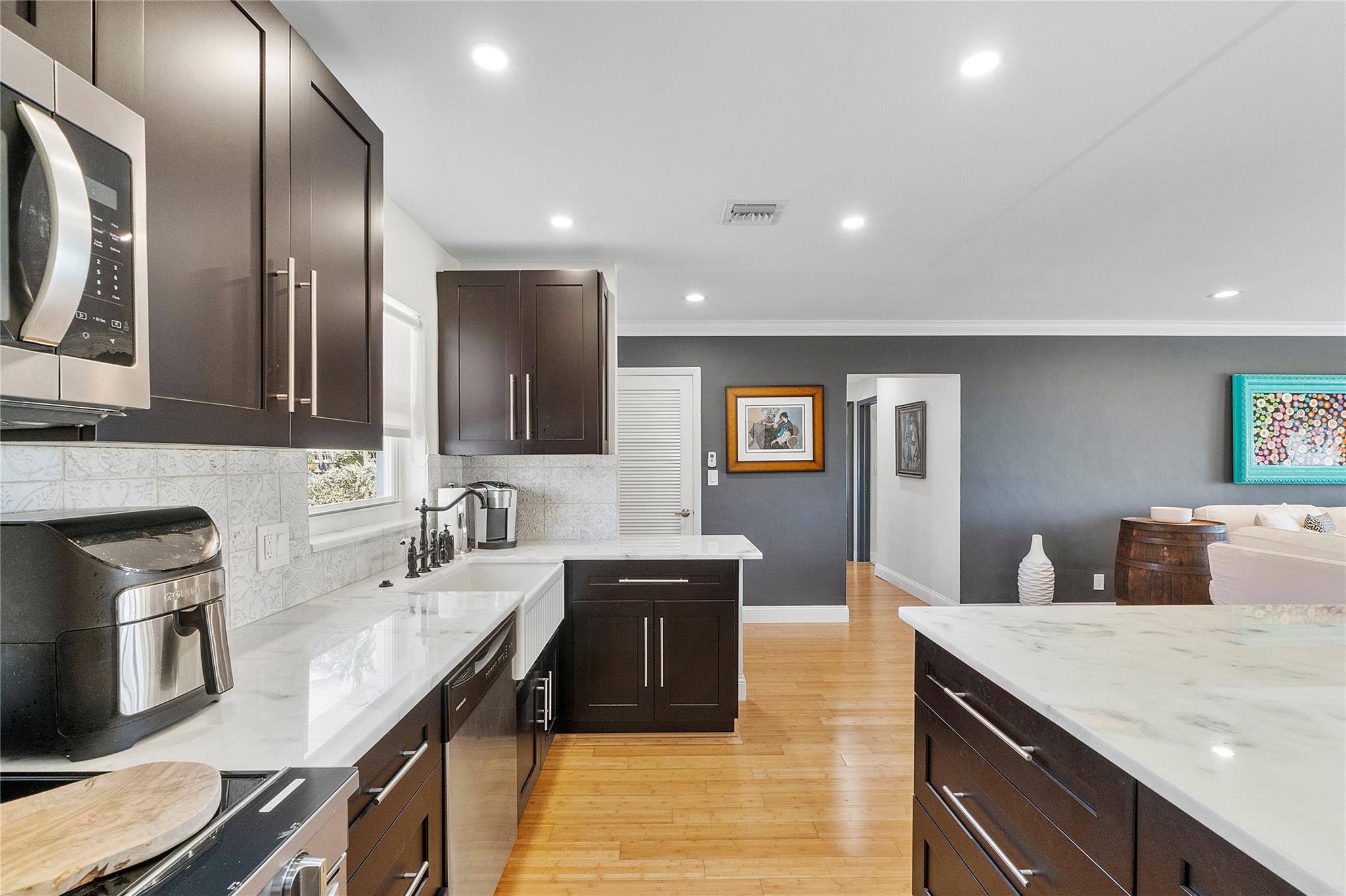 CARLTON HOUSE CONDO - Residential