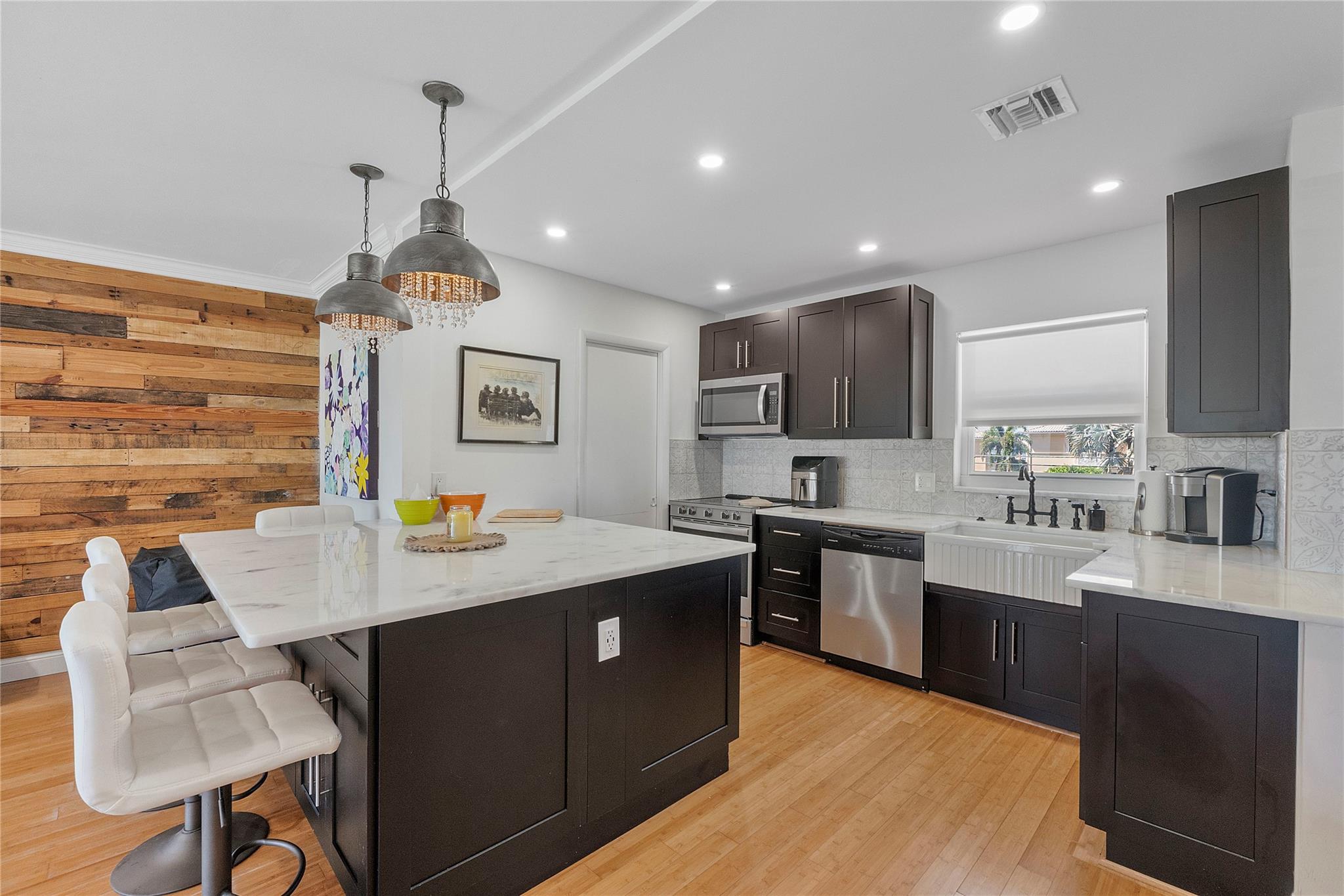 CARLTON HOUSE CONDO - Residential