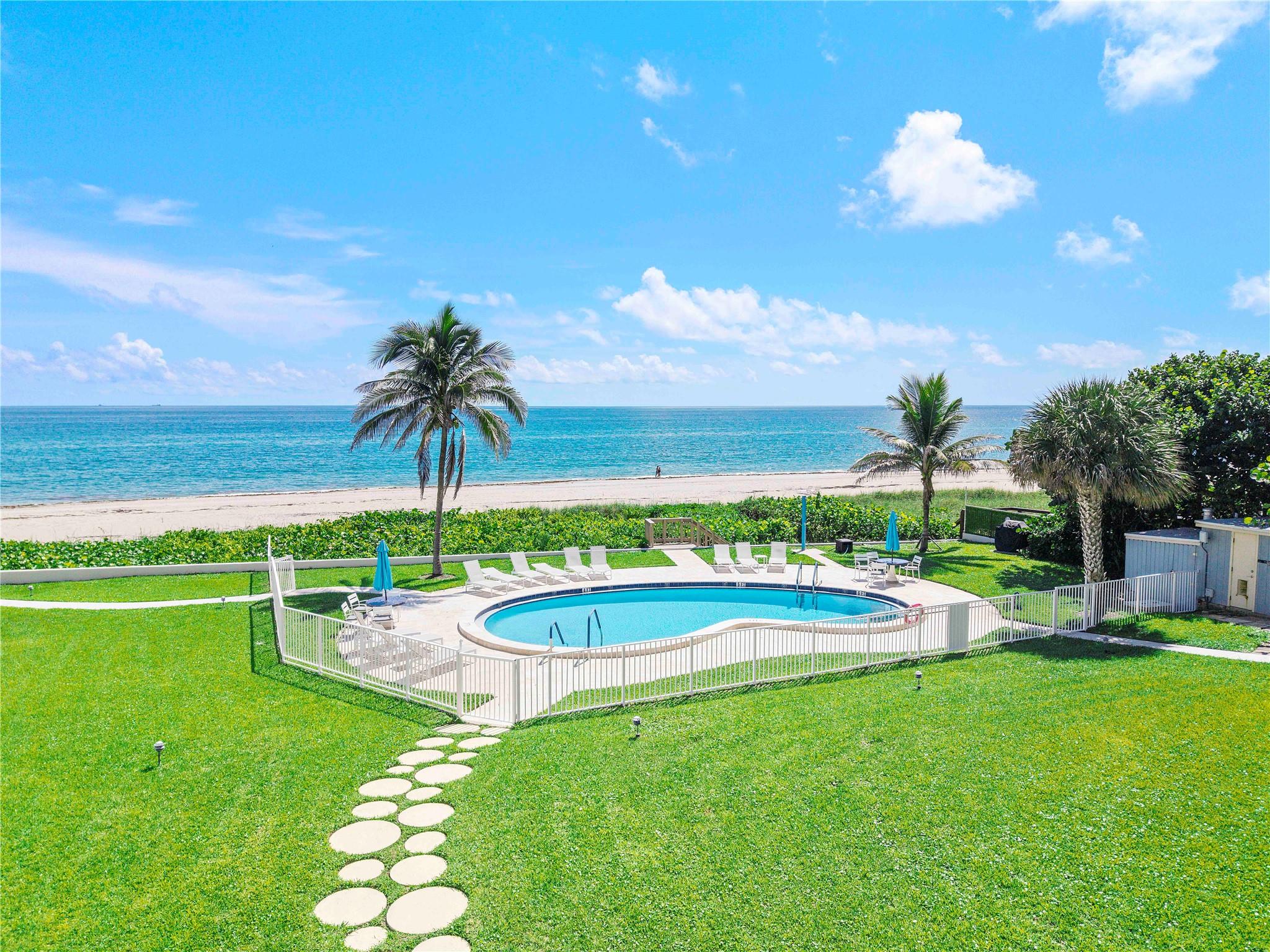 CARLTON HOUSE CONDO - Residential