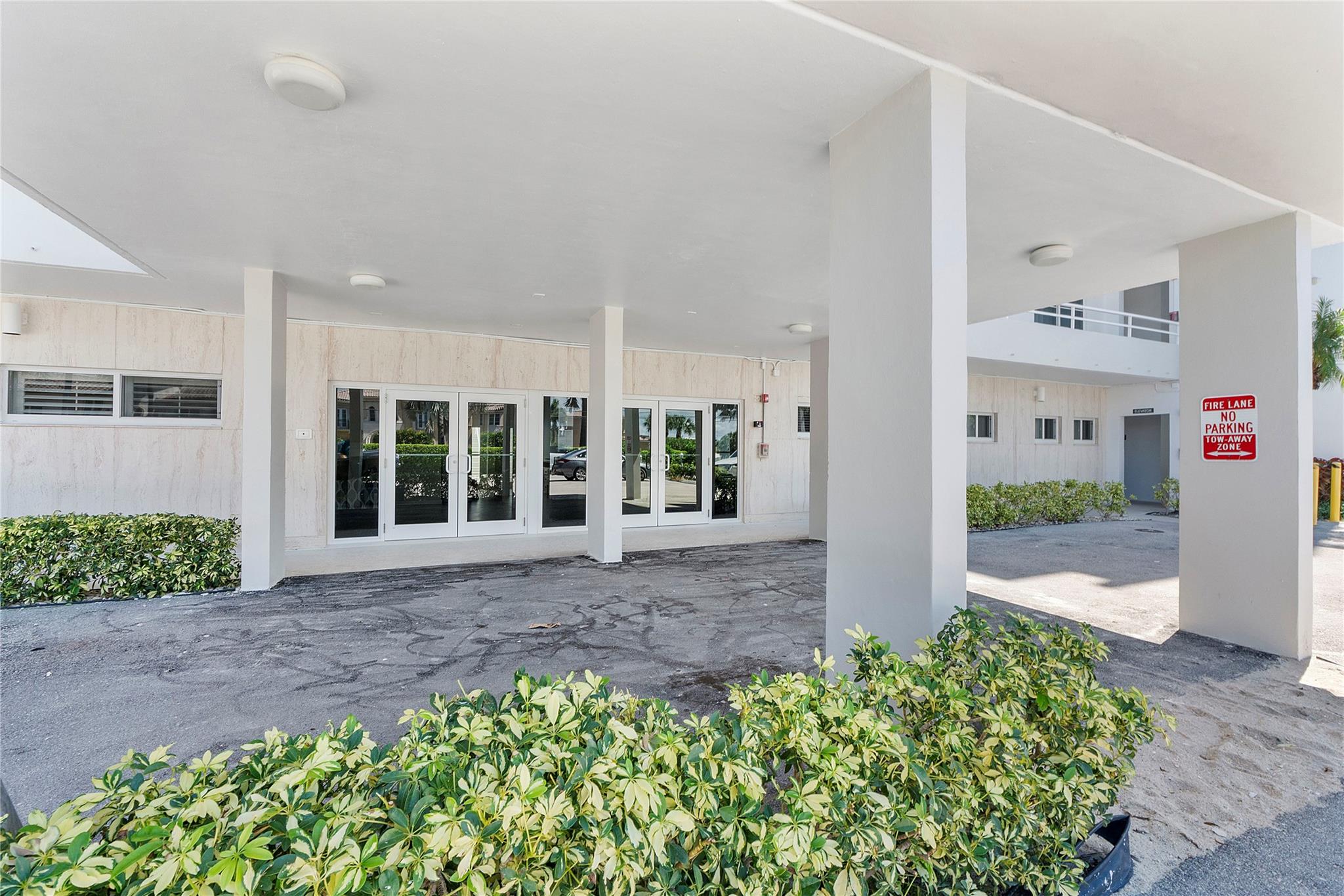 CARLTON HOUSE CONDO - Residential