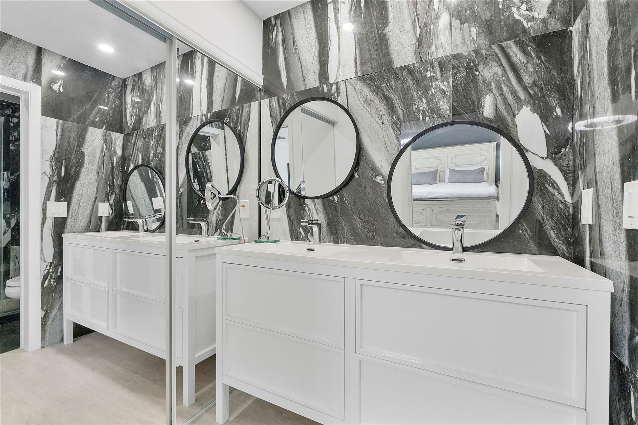 CARLTON HOUSE CONDO - Residential