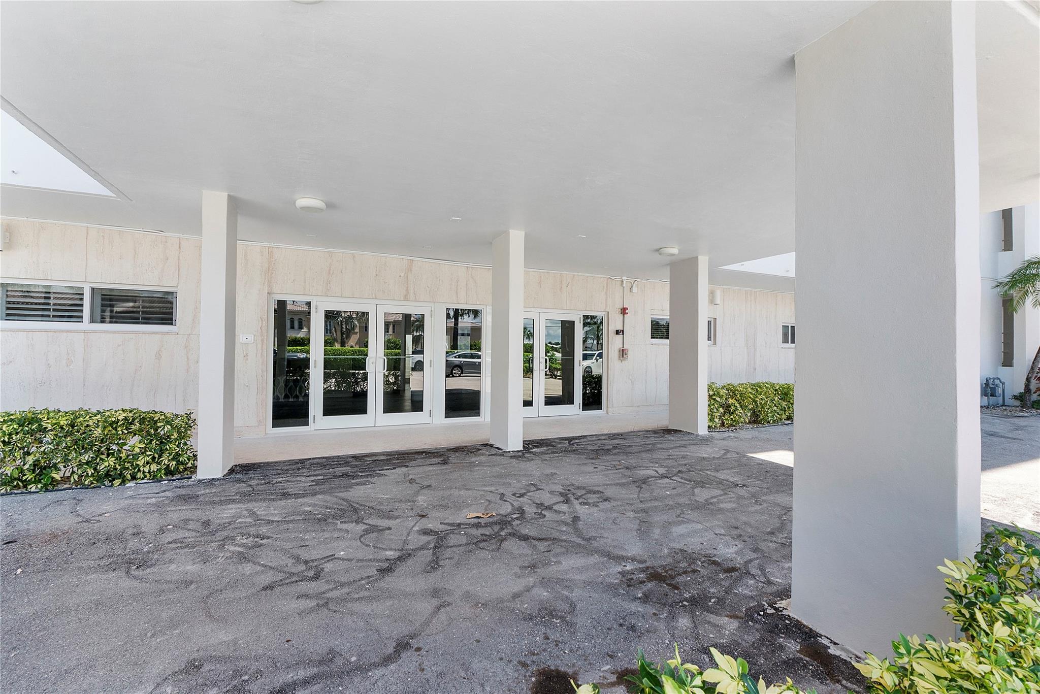 CARLTON HOUSE CONDO - Residential