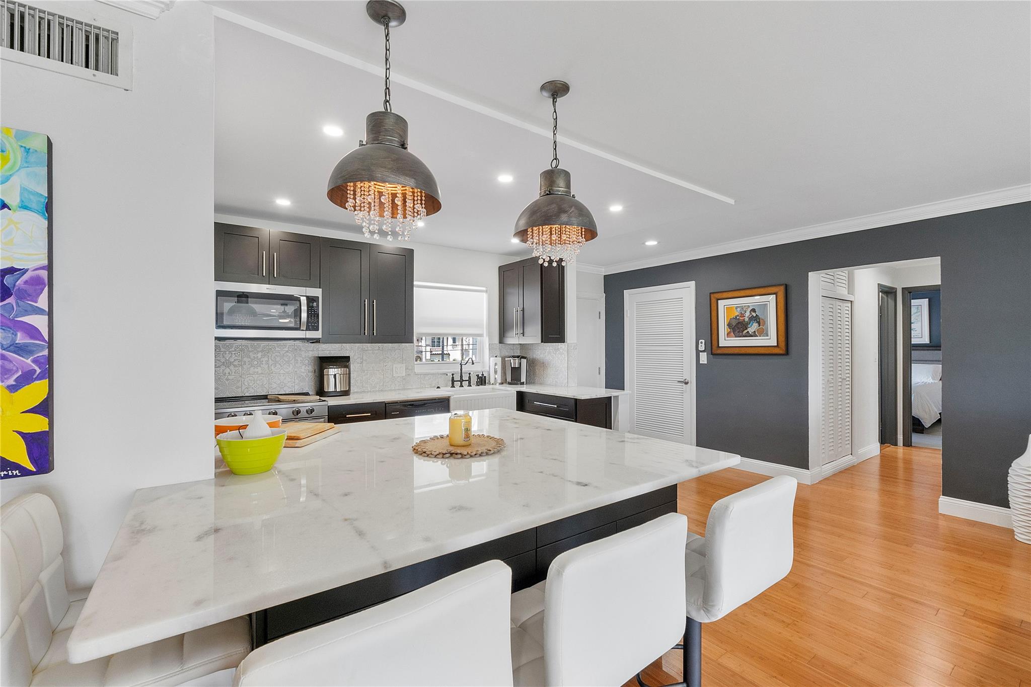 CARLTON HOUSE CONDO - Residential
