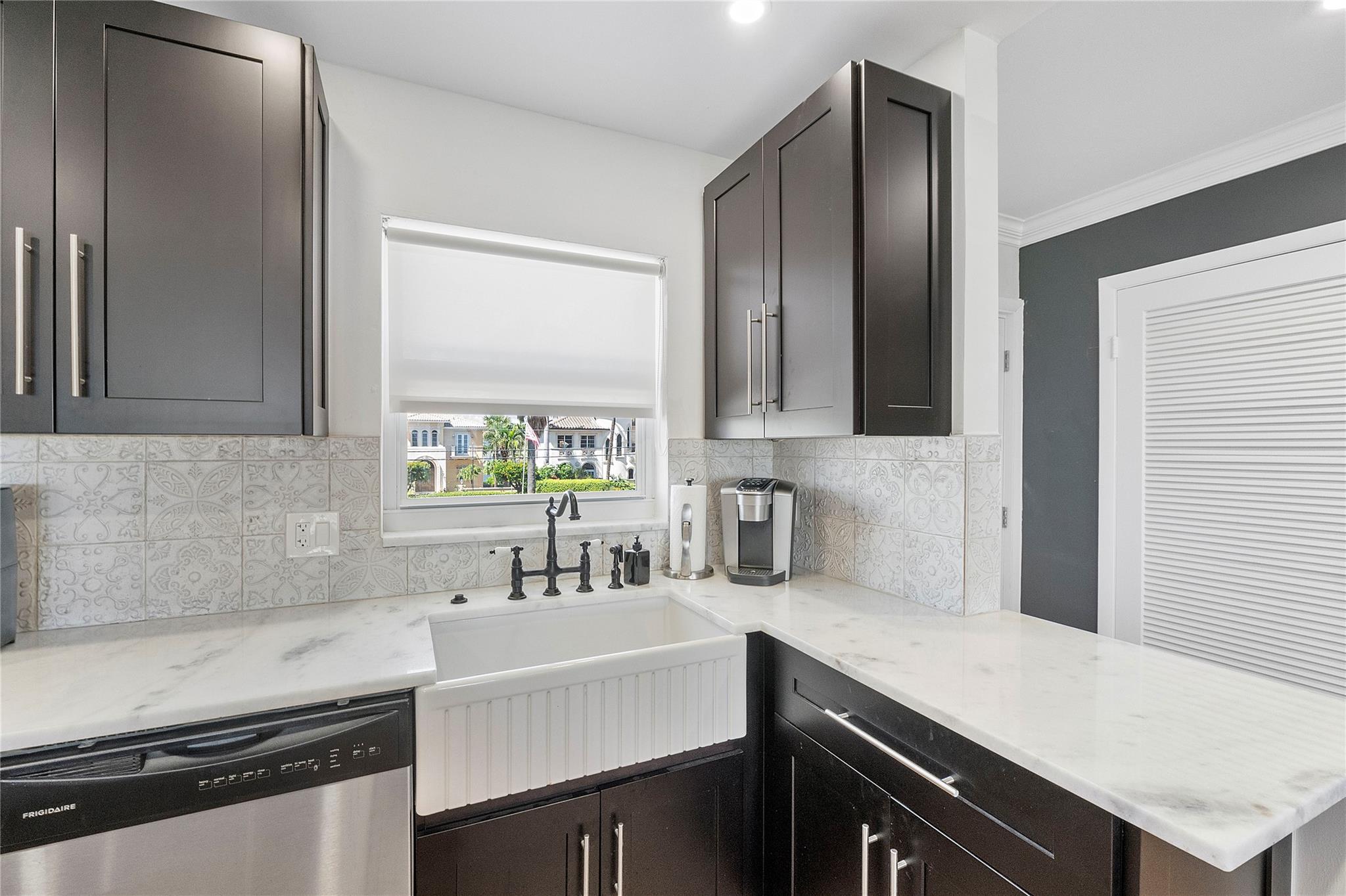 CARLTON HOUSE CONDO - Residential