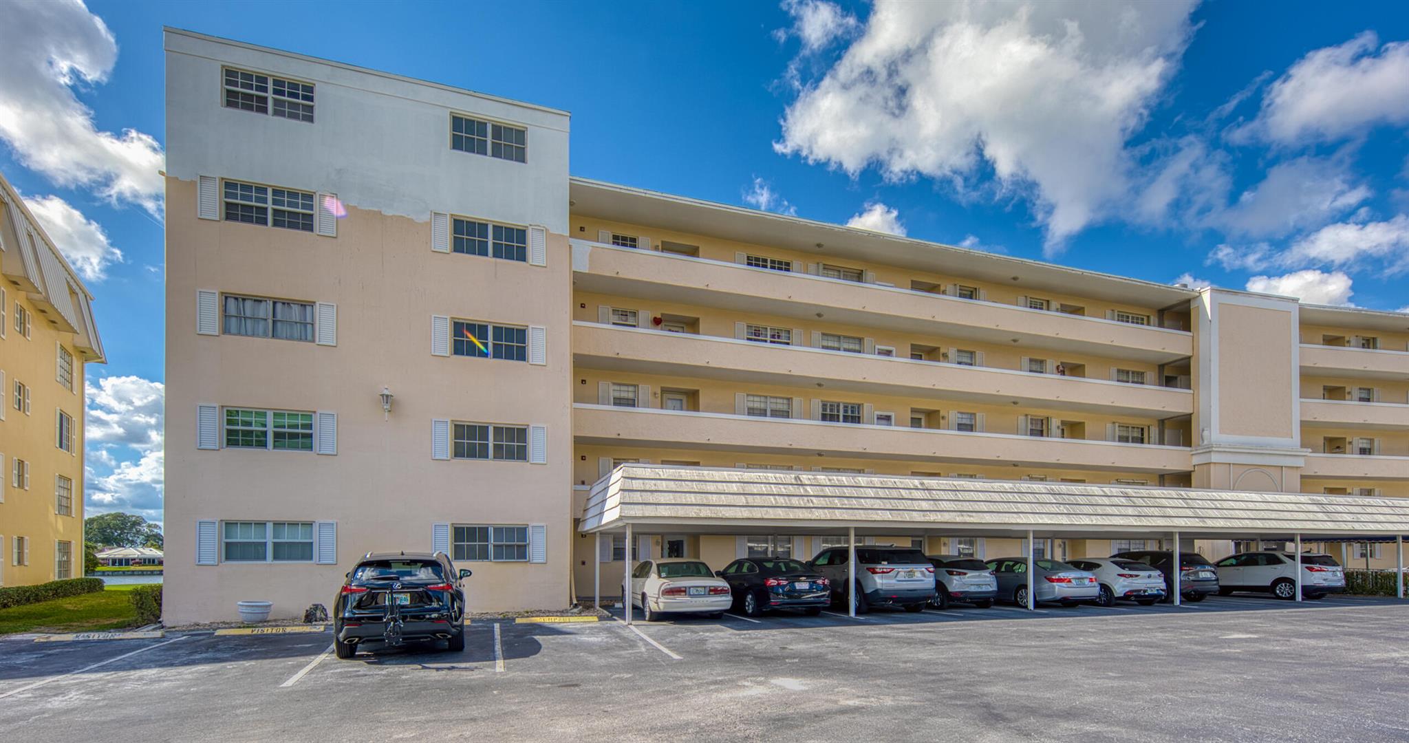 ATLANTIS SHERBROOKE VILLA - Residential