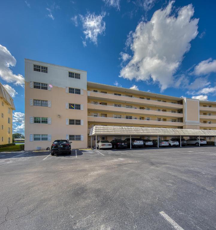 ATLANTIS SHERBROOKE VILLAS EAST CONDO - Residential