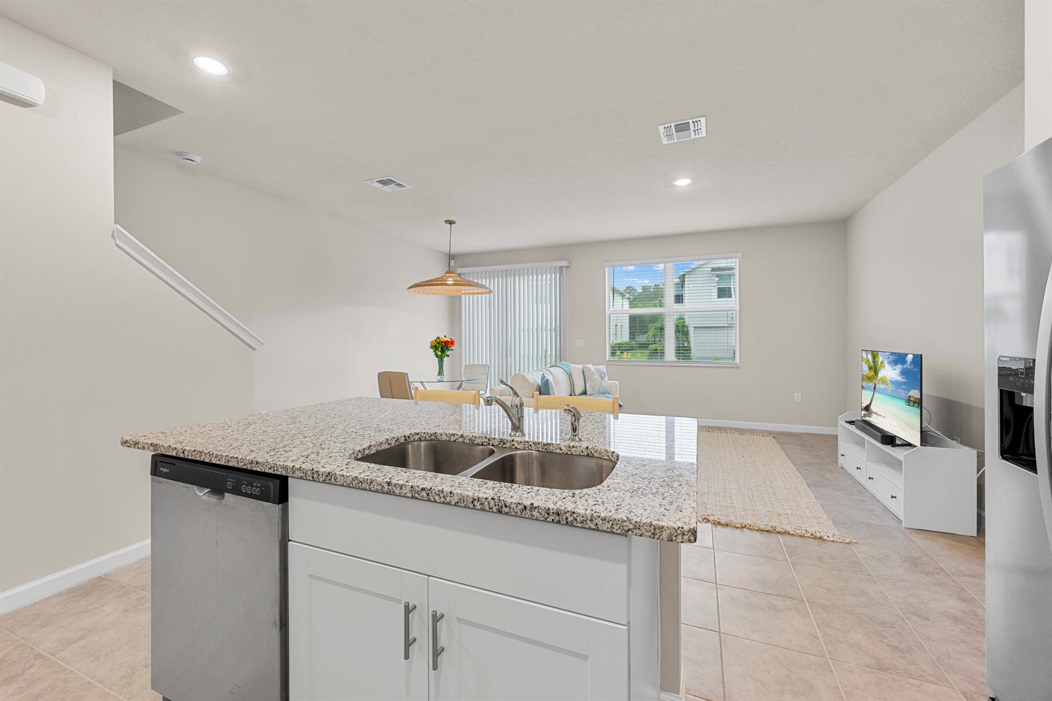 WILLOUGHBY TOWNHOMES PUD - Residential Lease