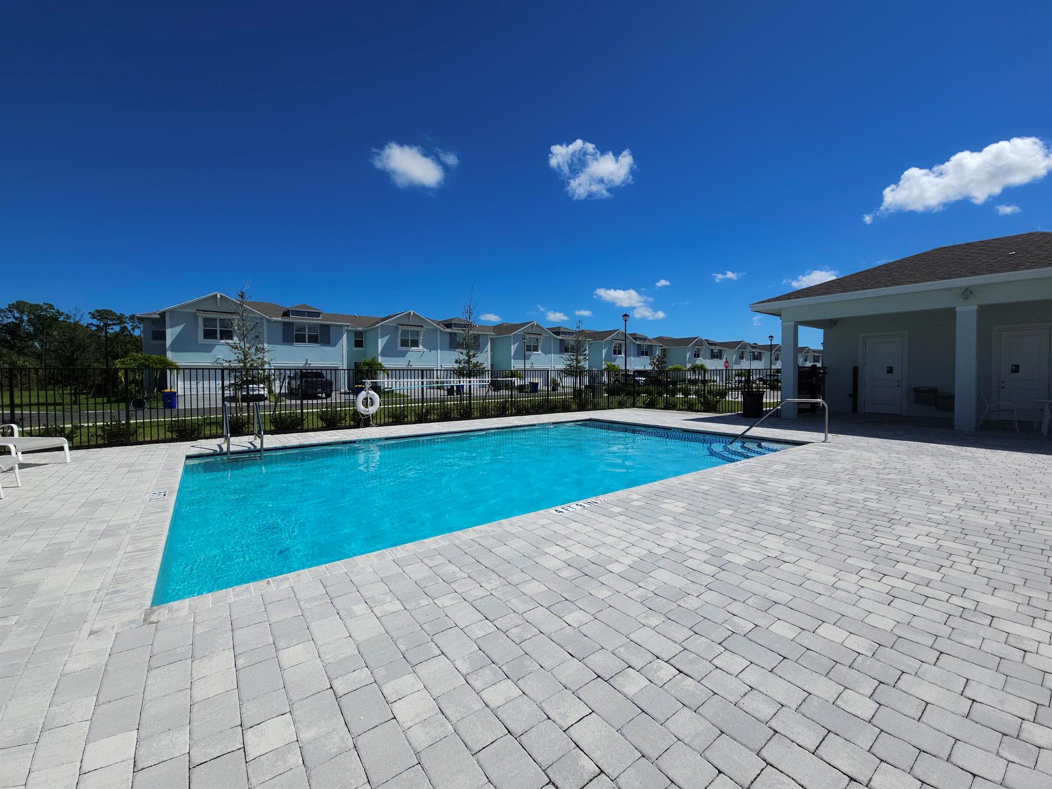 WILLOUGHBY TOWNHOMES PUD - Residential Lease