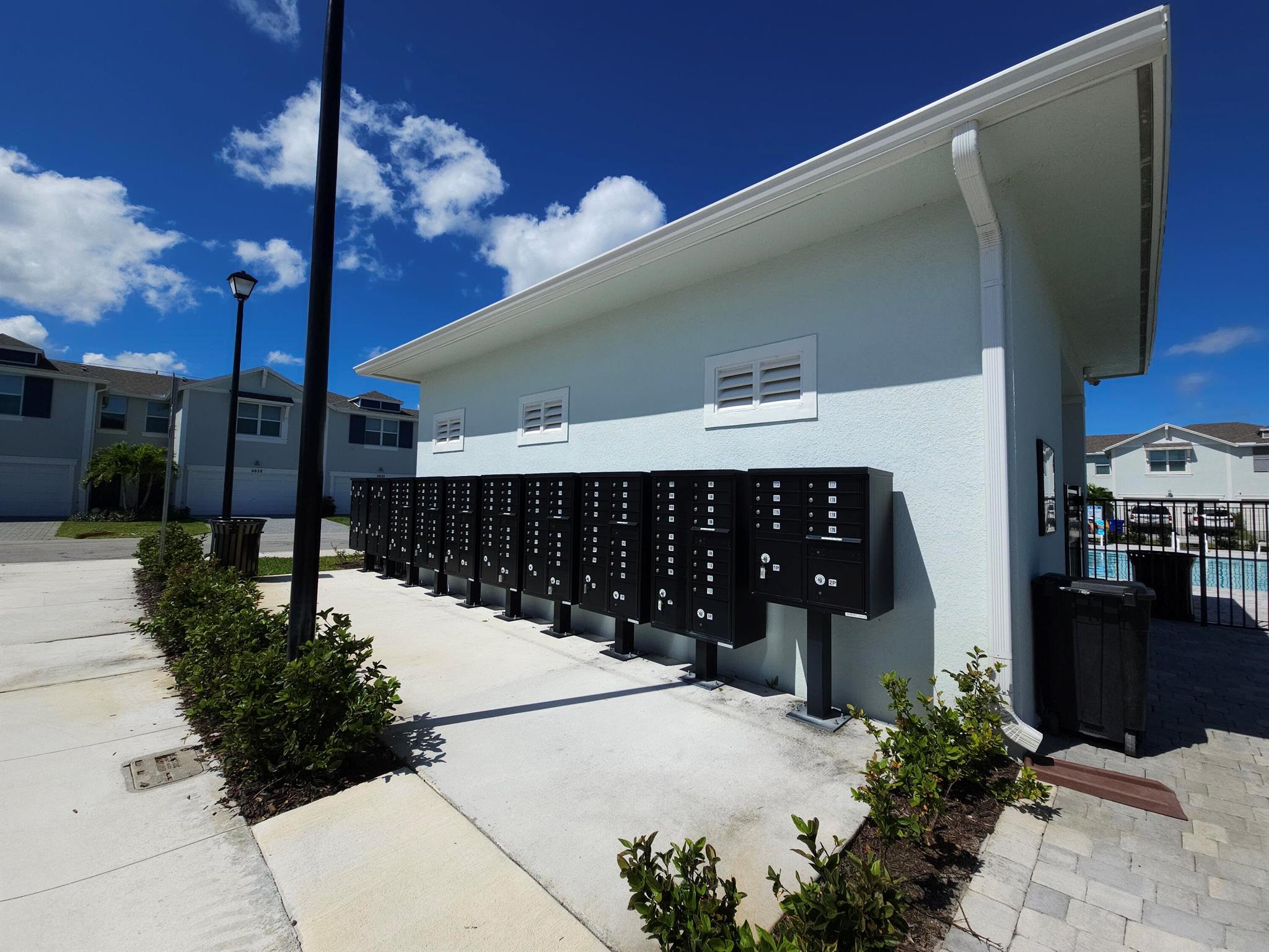 WILLOUGHBY TOWNHOMES PUD - Residential Lease