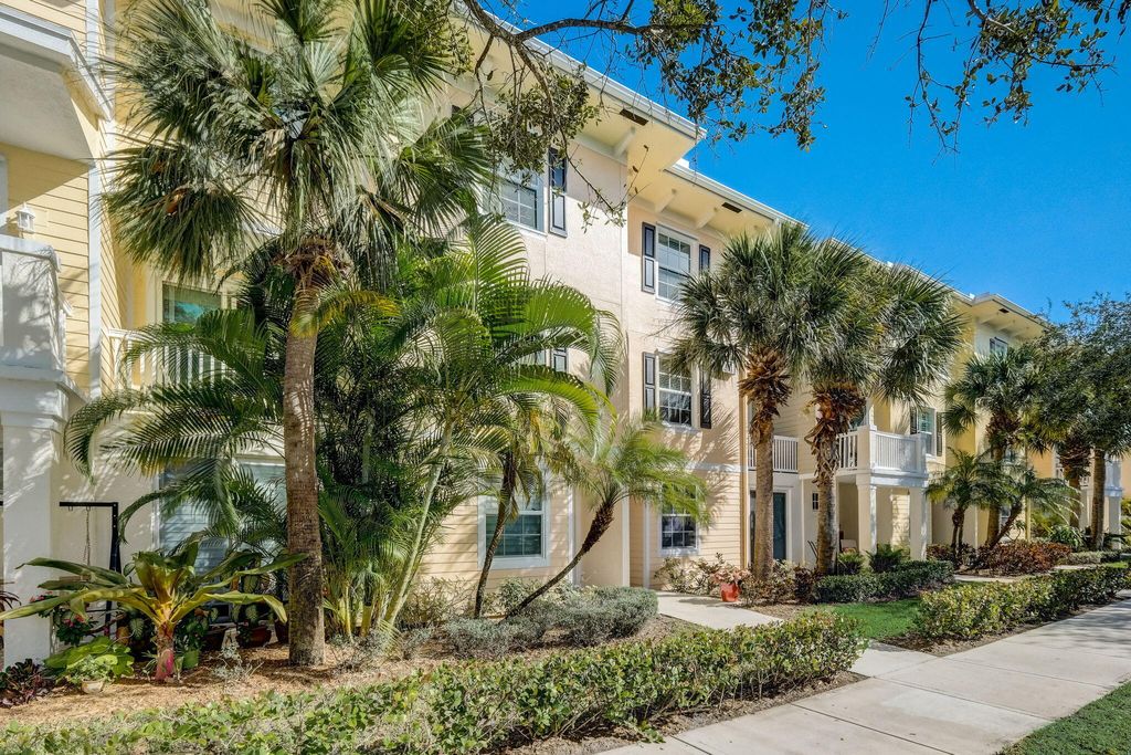 Photo of 245 Murcia Drive #203, Jupiter, FL 33458 (MLS # R10957070)