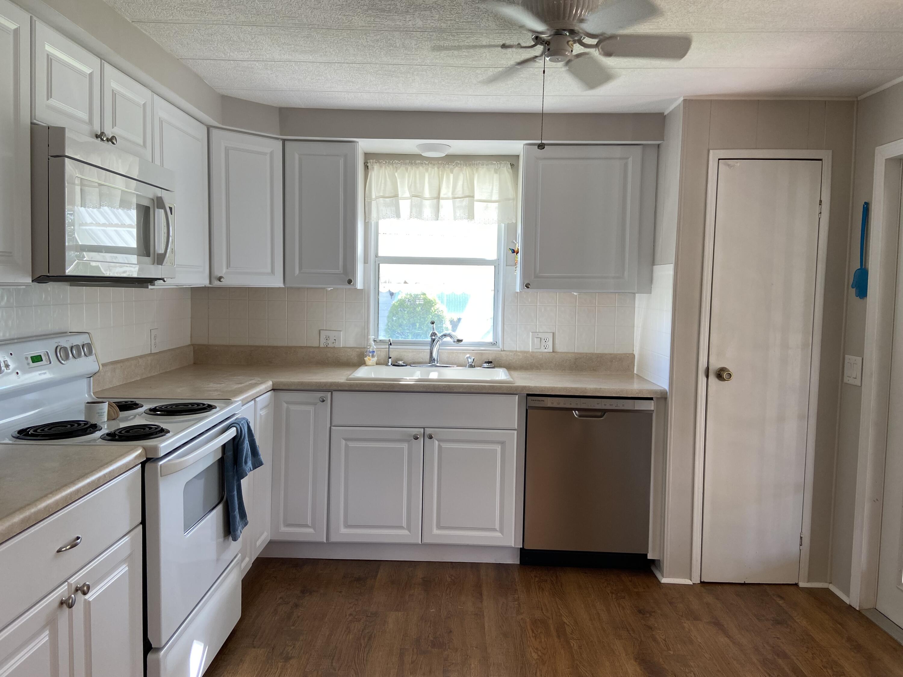 HERITAGE RIDGE SOUTH SECTION TWO - Residential