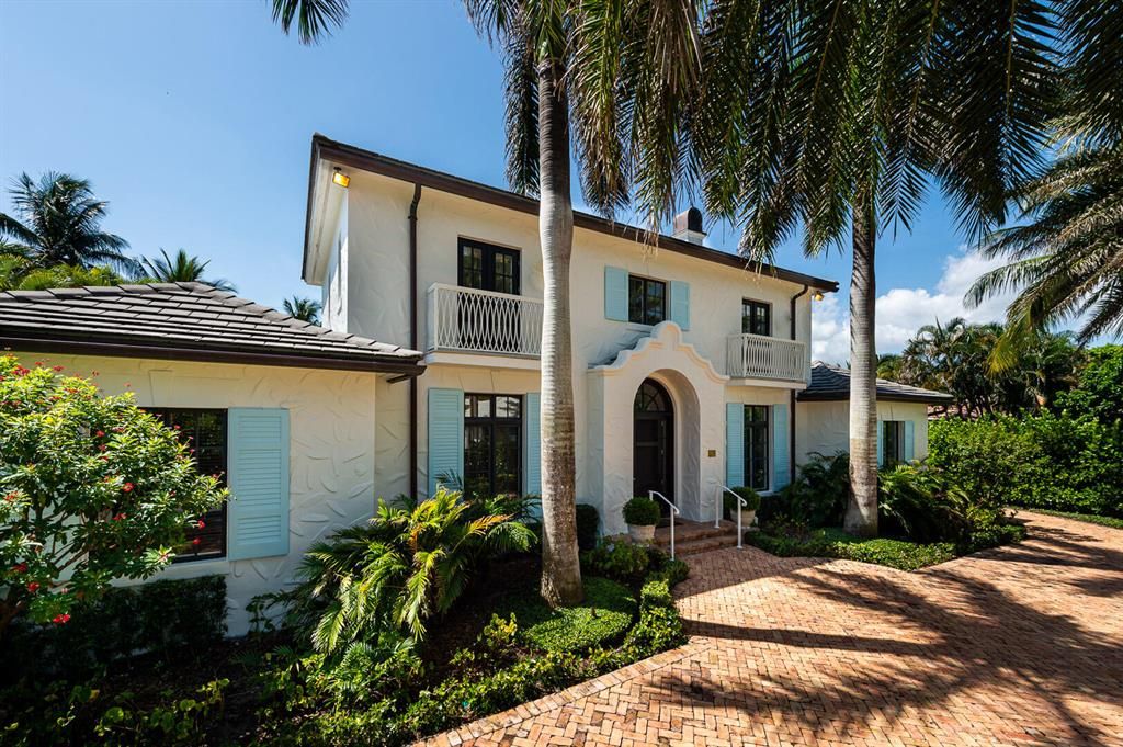 Photo of 230 El Pueblo Way, Palm Beach, FL 33480 (MLS # R10728433)