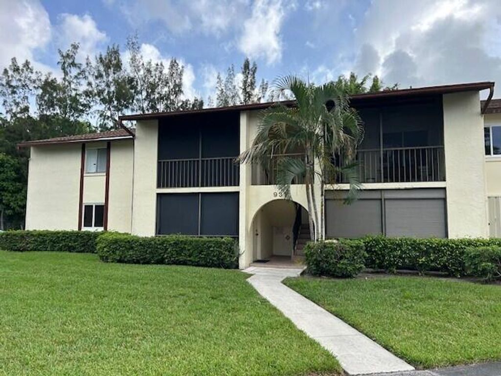 Photo of 4871 Sable Pine B2 Circle, West Palm Beach, FL 33417 (MLS # R11106704)
