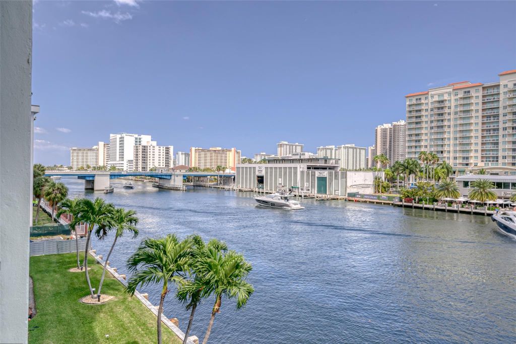 Photo of 2900 NE 30th Street #4-I, Fort Lauderdale, FL 33306 (MLS # F10555172)