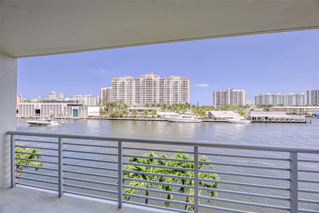 Photo of 2900 NE 30th Street #4-I, Fort Lauderdale, FL 33306 (MLS # F10555172)