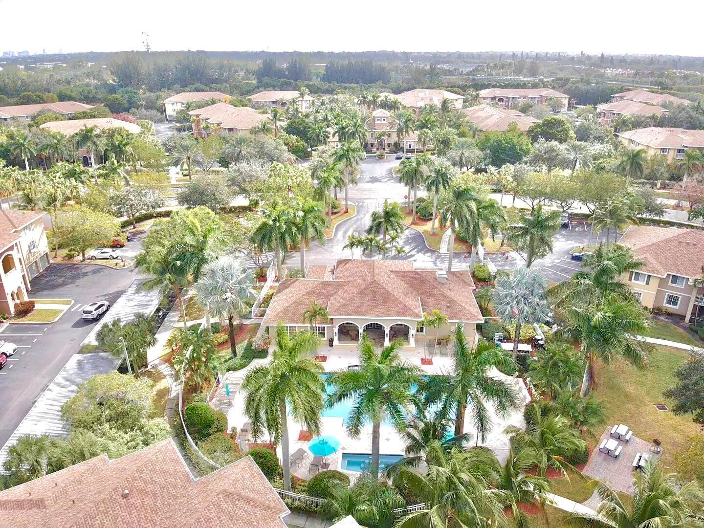 VILLAS AT EMERALD DUNES CONDO - Residential