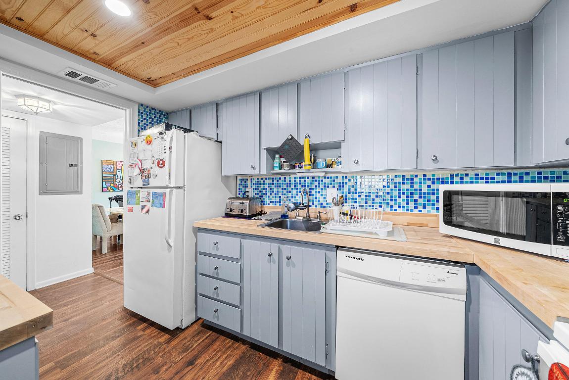 TAMBERLANE 6 CONDO - Residential