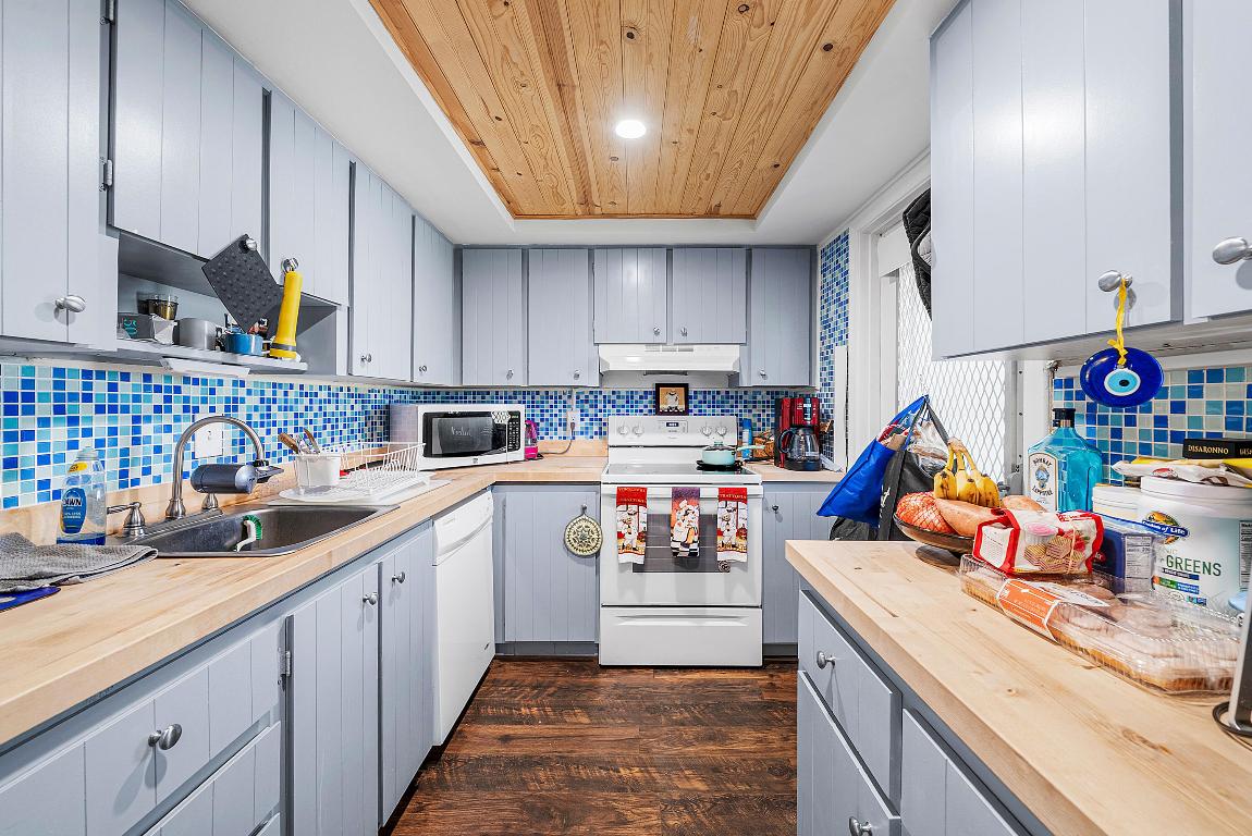 TAMBERLANE 6 CONDO - Residential