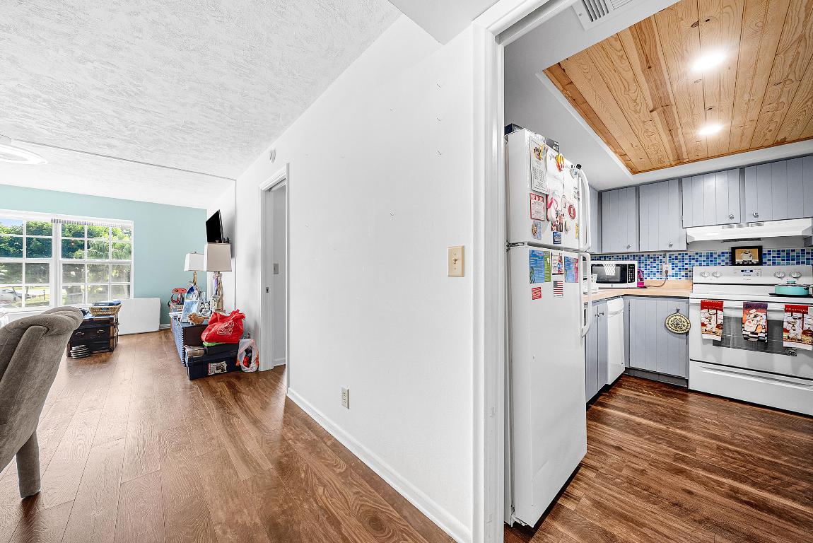 TAMBERLANE 6 CONDO - Residential