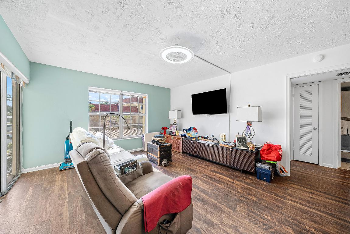 TAMBERLANE 6 CONDO - Residential