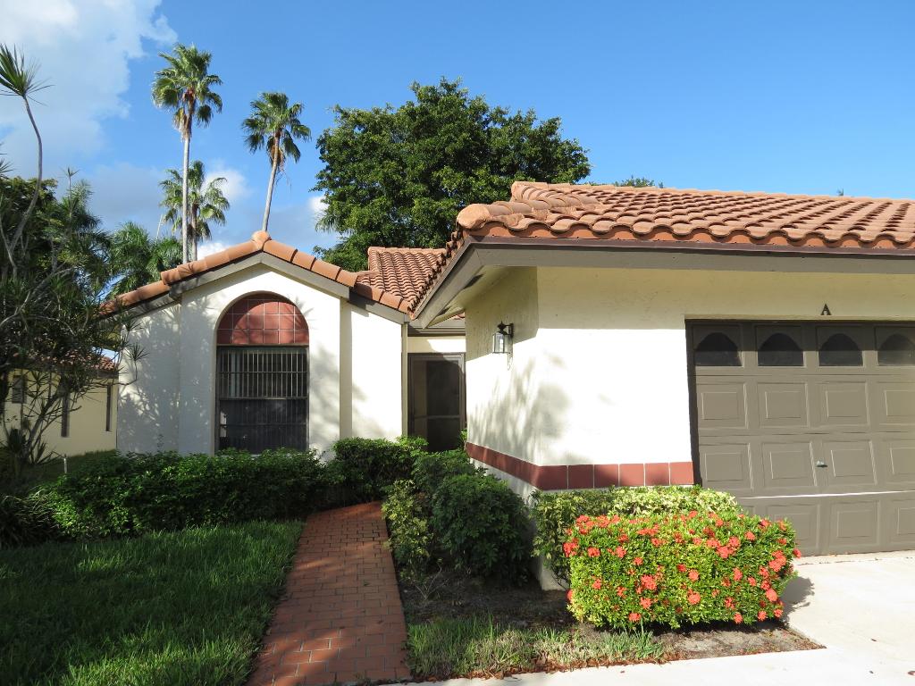 Palm Chase Lakes - Residential