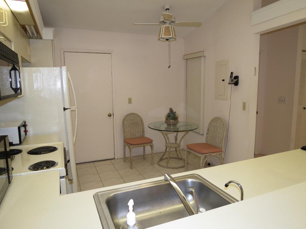 Palm Chase Lakes - Residential