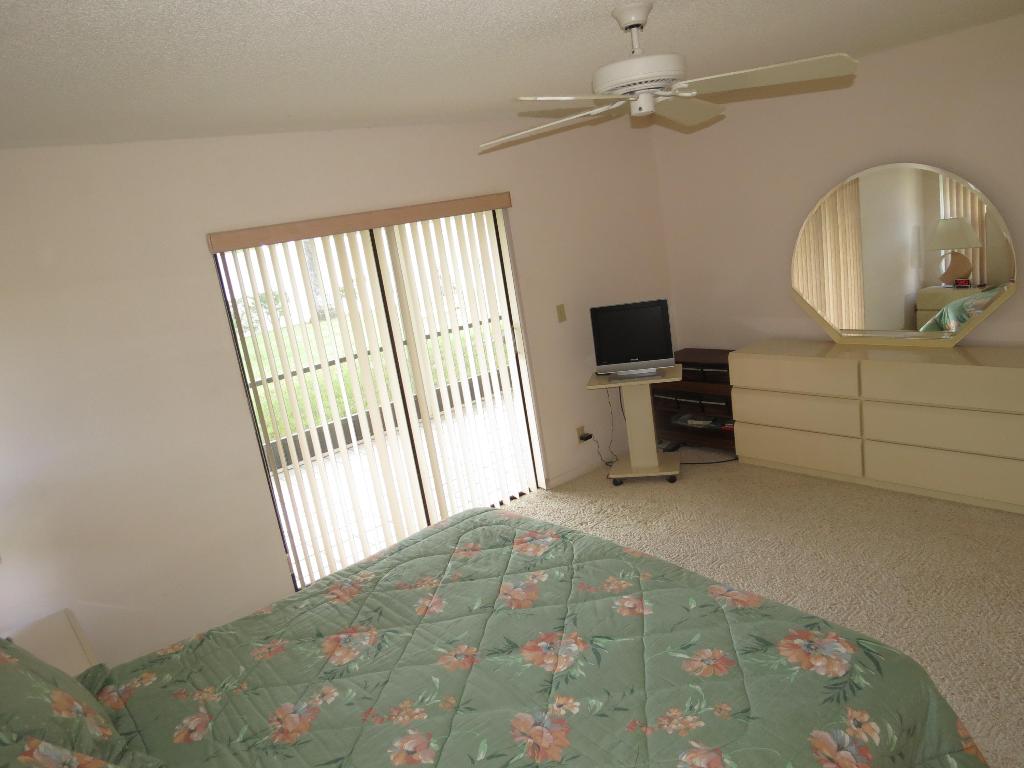 Palm Chase Lakes - Residential