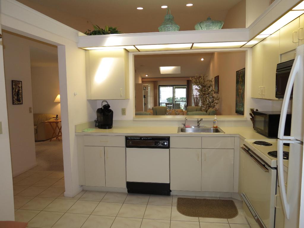 Palm Chase Lakes - Residential