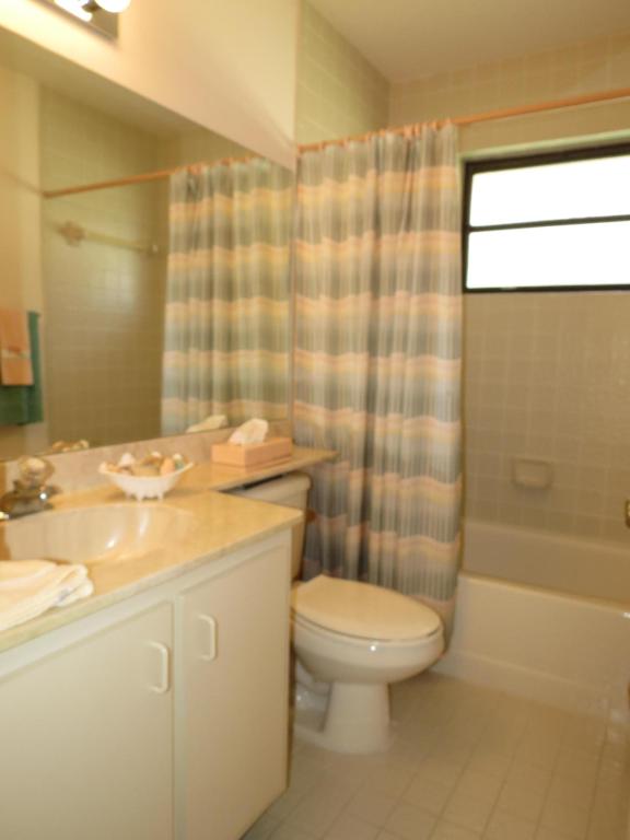 Palm Chase Lakes - Residential