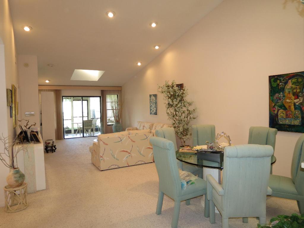 Palm Chase Lakes - Residential