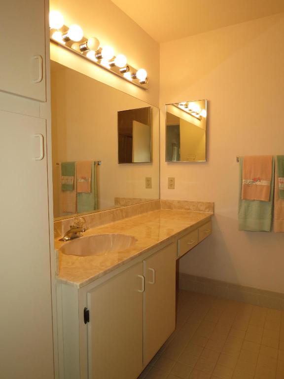 Palm Chase Lakes - Residential